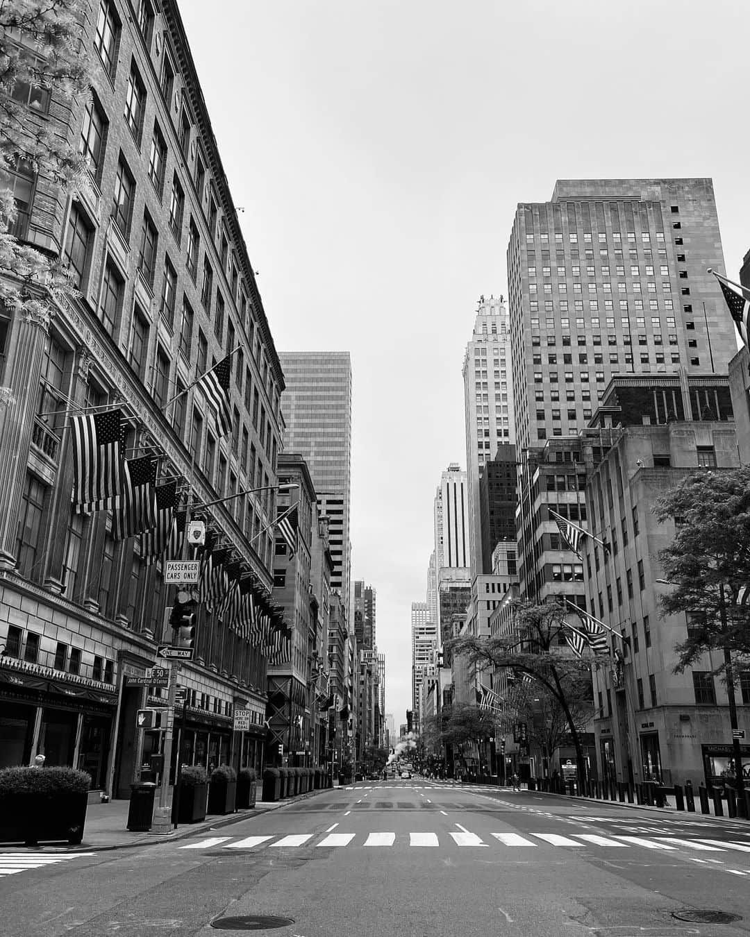 ヨハネス・ヒューブルさんのインスタグラム写真 - (ヨハネス・ヒューブルInstagram)「It’s nicely warm and quiet in the city ahead of the long Memorial Day Weekend. Perfect time to explore more. Happy weekend to you」5月23日 5時47分 - johanneshuebl