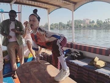 サラ・ハドソンさんのインスタグラム写真 - (サラ・ハドソンInstagram)「Atleast i got to twerk on the Nile before all this nonsense 🙏🏻 #egypt」5月23日 6時33分 - sarahhudsonxx
