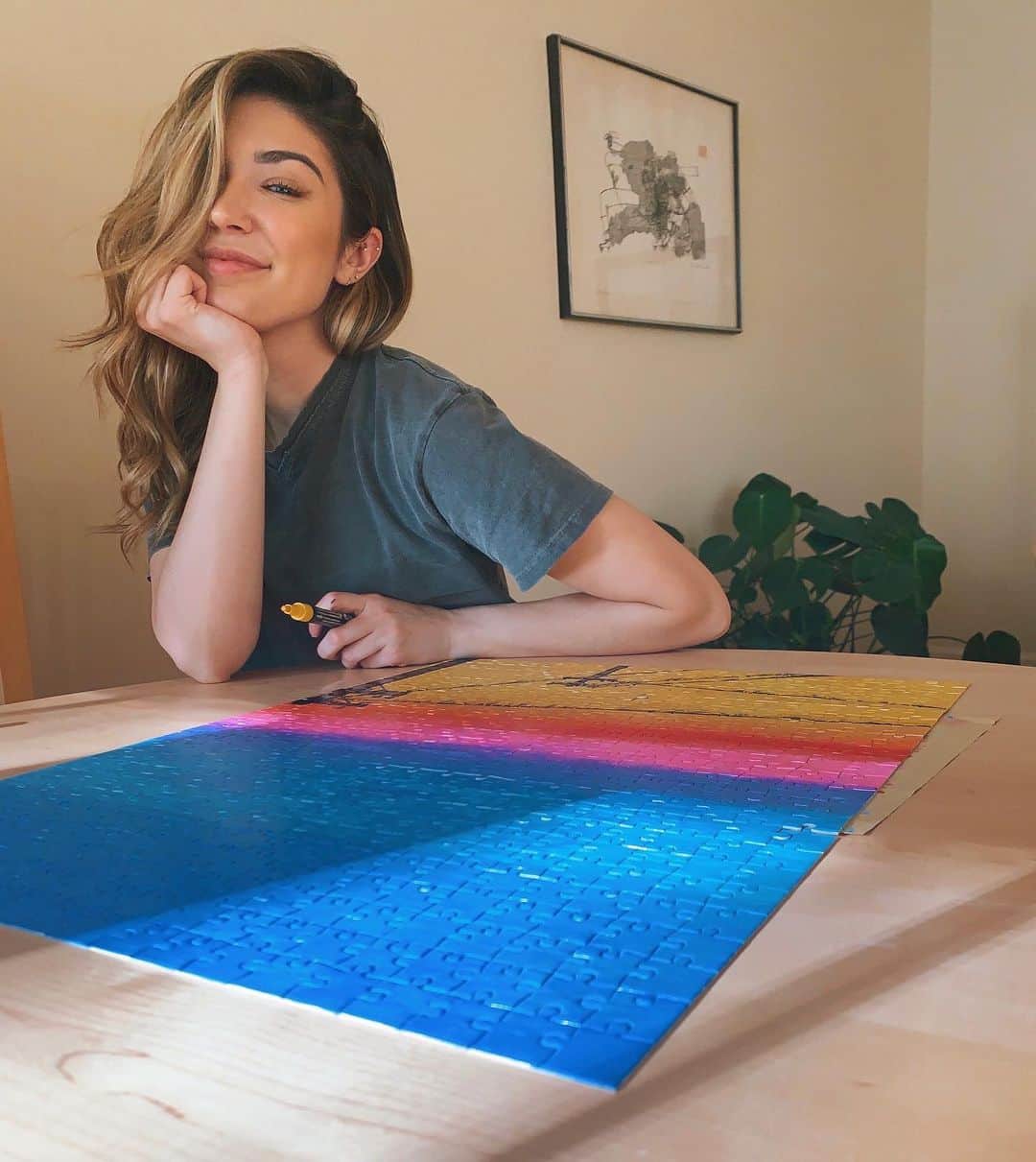 キャシー・ケリーのインスタグラム：「i will probably have a thin layer of paint marker on my left arm for the rest of lockdown, but it was worth it... had so much fun workin on this baby 🧩 hand drawn puzzle by me 🙋‍♀️ avail for bid now @jiggypuzzles with 100% of proceeds going to @artistrelief, supporting artists of all disciplines in dire financial need due to Covid-19 [link in my bio]」