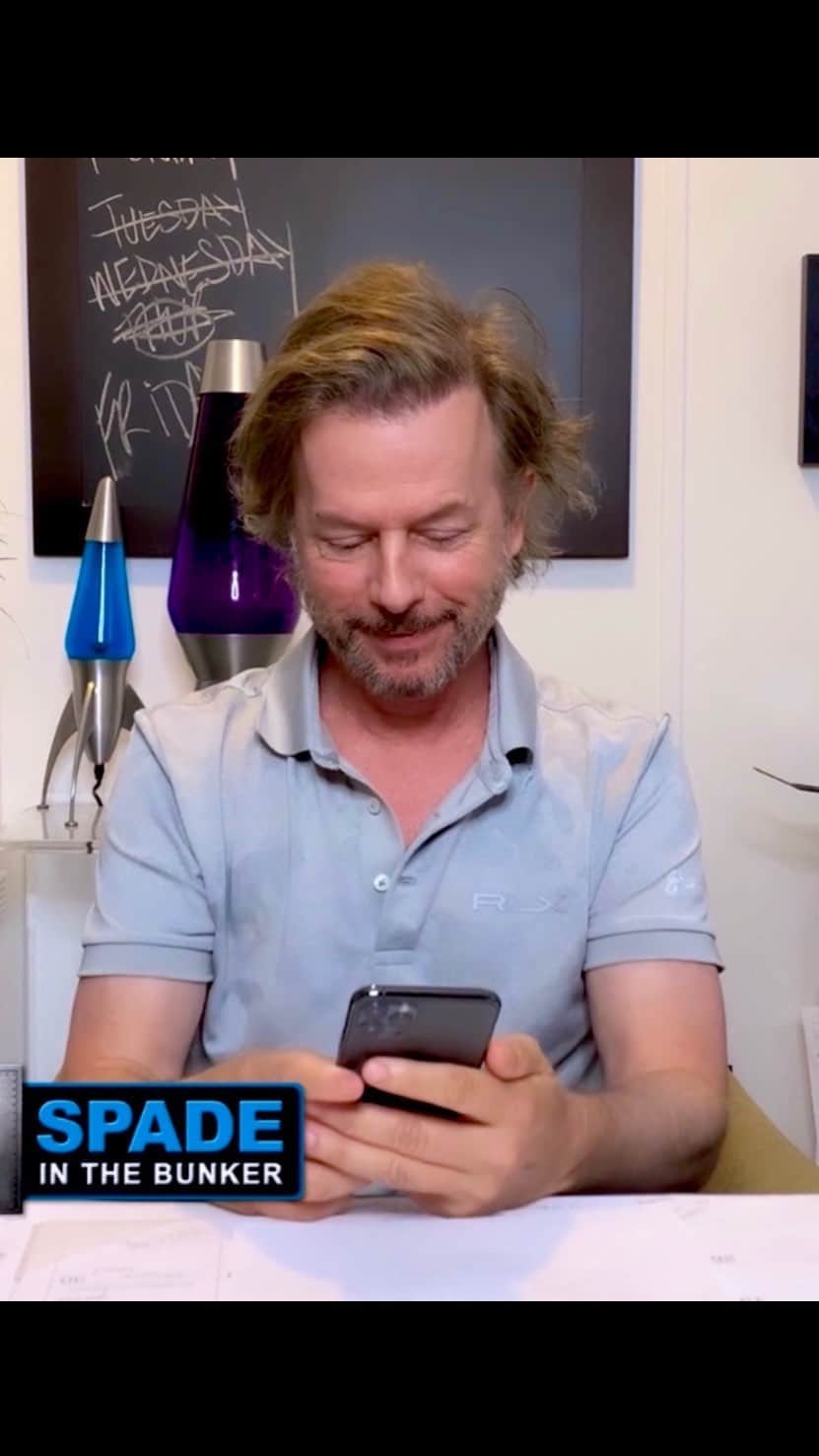 デヴィッド・スペードのインスタグラム：「Fridays Monologue. Take a looky」