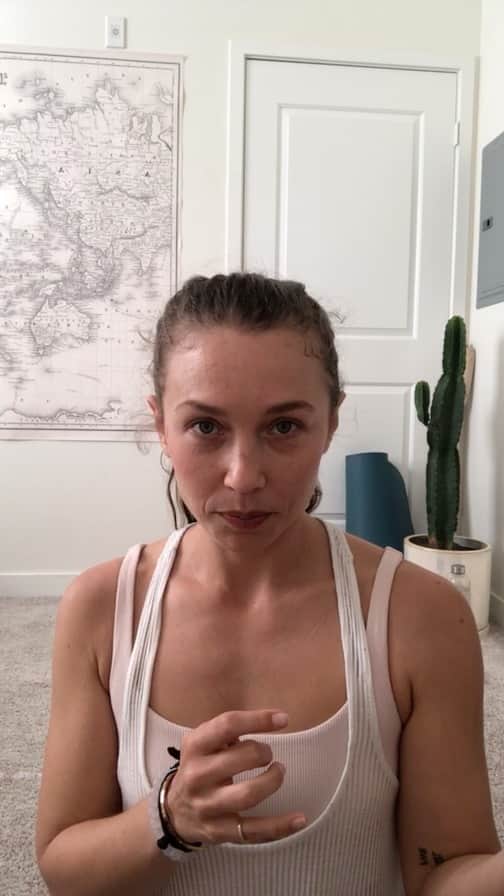Nicole Mejiaのインスタグラム：「Are you stuck in victim mode? Take 4 minutes of your time to listen to this. - I’d love to know your thoughts and if it resonated. (This clip was taken from tonight’s live on @lulyapp!) - Need assistance in creating healthy habits in your life? JUMP is a 28-day program to rebalance your lifestyle with healthy habits, self exploration, and community connection.  28 days of: - plant based eating - daily movement - meditation - personal development - community connection  Get $20 off with the coupon EARLYBIRD on Luly.co/jump until May 31st. 🤍」