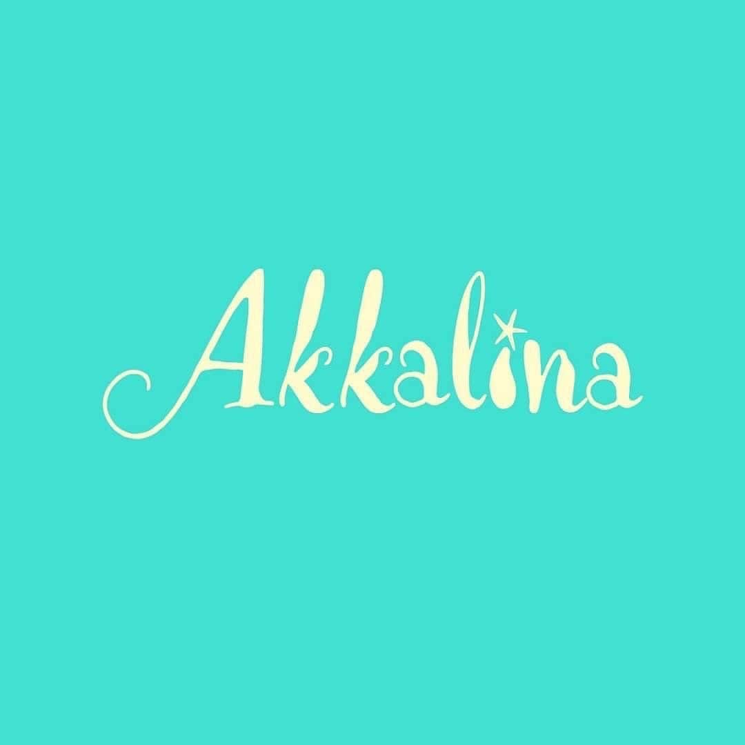 えりっこさんのインスタグラム写真 - (えりっこInstagram)「ブランド立ち上げの投稿にコメント、メッセージありがとうございました🥺💕‼️ ⋆ みんな優しい、嬉しい😭 全部ちゃんと読んでます。 きちんと、お一人づつお返しさせてください…✉️💓 ⋆ ブランド名は "Akkalina"アッカリーナ です🏝👗💍 ⋆ May the light be on you Wherever Sea or City🏝👗 ⋆ 海にいても、街にいても、 あなたに明かり-Akali-が差しますように💫 ⋆ ⋆ アパレルとアクセサリーの二柱です🥰👗💍 私が身につけたいものを集めていこうと思ってます☺️ ⋆ ⋆ 因みにブランド名は 娘の名前がアカリでして、そこから来てます😍 いずれメンズラインでit'sPino（イッツピーノ）とかで出したいです😍 ⋆ 息子の名前が…イツキだから🤣🤣🤣🤣 ⋆ えりっこ アッカリーナ イッツピーノ ⋆ ⋆ ふざけてるけど可愛いでしょ🤣🤣🤣🤣🤣🤣 ⋆ ⋆ #fashion#osharew#akkalina#accessory#apparel#originalbrand#ぇりっこhawaii」5月23日 9時26分 - erikkovoice