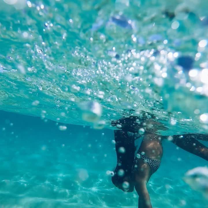 マリア・マーフィーのインスタグラム：「Morning swims 🥰 @makaimcnamara」