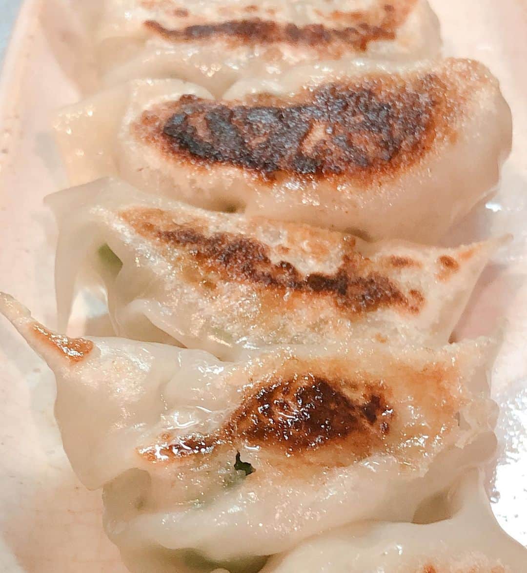 阿部洋子さんのインスタグラム写真 - (阿部洋子Instagram)「🍴👯‍♀️🍴 #おうちごはん  #餃子  皮で包む作業が無性にすき。  #stayhome #cooking #ギョーザ」5月23日 10時19分 - hirocoring