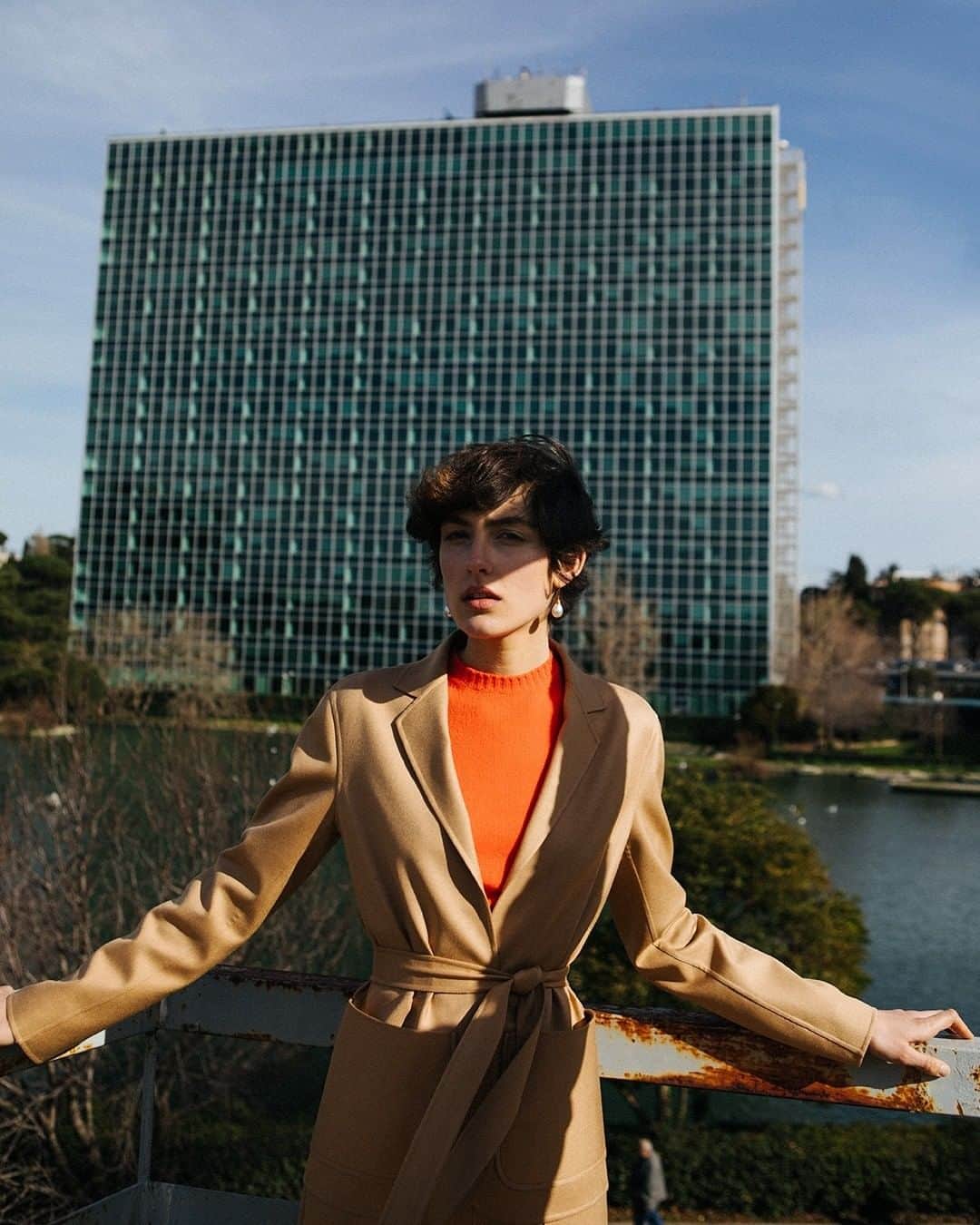 ミラショーンのインスタグラム：「Daylight_at_the_lake #milaschon ⠀⠀⠀⠀⠀⠀ ⠀⠀⠀⠀⠀⠀ ⠀ ⠀ ⠀ ⠀⠀⠀⠀⠀⠀ #fashionstreetstyle #fashionlooks #fashionbloggerstyle #fashionlove #fashionstyles #fashioninspiration」