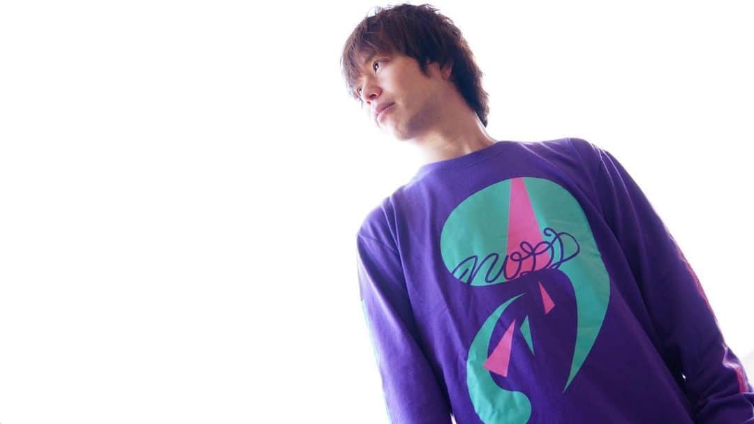 石田太志のインスタグラム：「NODD(@nodd_jp) released new items. These are awesome! You guys should check out them😄 ･ #footbag #taishiishida #soccer #follow #worldchampion #performance #performer #instagramer #hackysack #nodd #fashion #apparel #art #handicap #handicapped #handicapart」