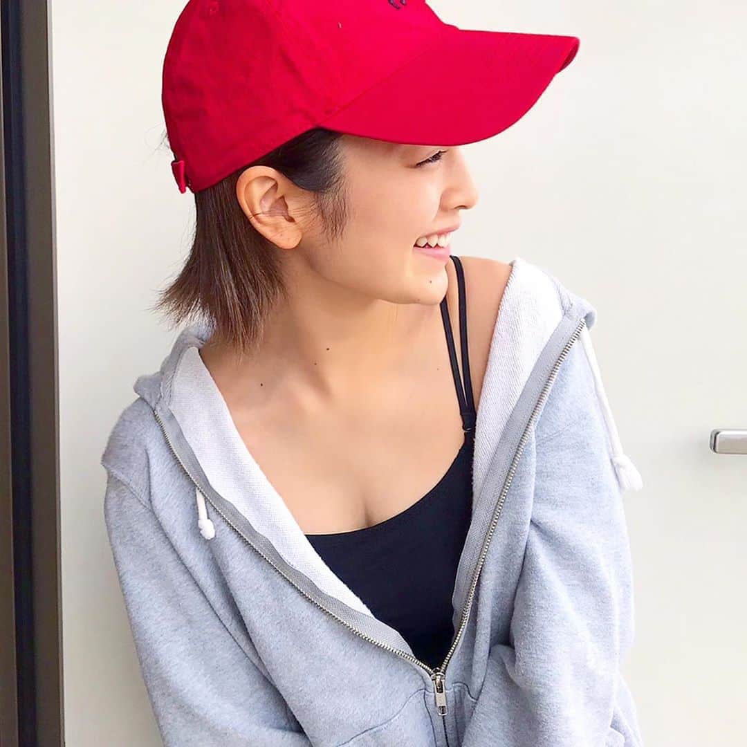 富久美玲のインスタグラム：「_ . この時期になるとキャミソール1枚で 家におる事が多くなってしまうあるある . キャミソールにブラの機能付きっていう 楽ちんなのにホールドされてズレずに フィットして盛れちゃう万能さん🤭✨ そのままパーカー羽織って外出れるし 1日中気にせず着てられて最高＼(^o^)／ . tu-hacciの楽盛りキャミソール！！！ 「ブライラズ」 . #キャミソール#ナイトブラ#ブラキャミ#PR#tu_hacci#ツーハッチ#おうち時間」