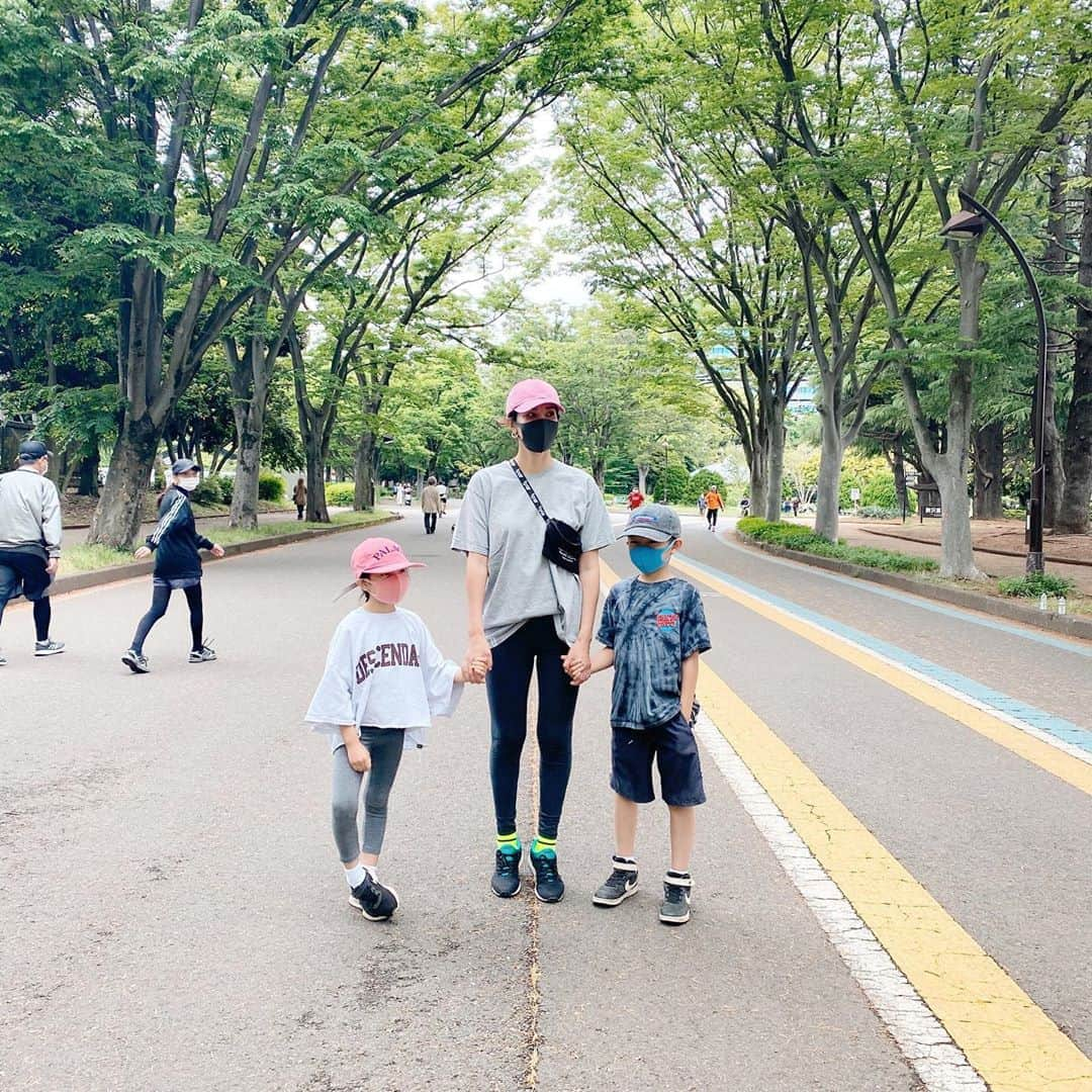 西山美希子さんのインスタグラム写真 - (西山美希子Instagram)「ランニングしてあとは家でのんびりな土曜日。マスクとキャップすると顔が一切見えないねw。」5月23日 20時44分 - mariaclove