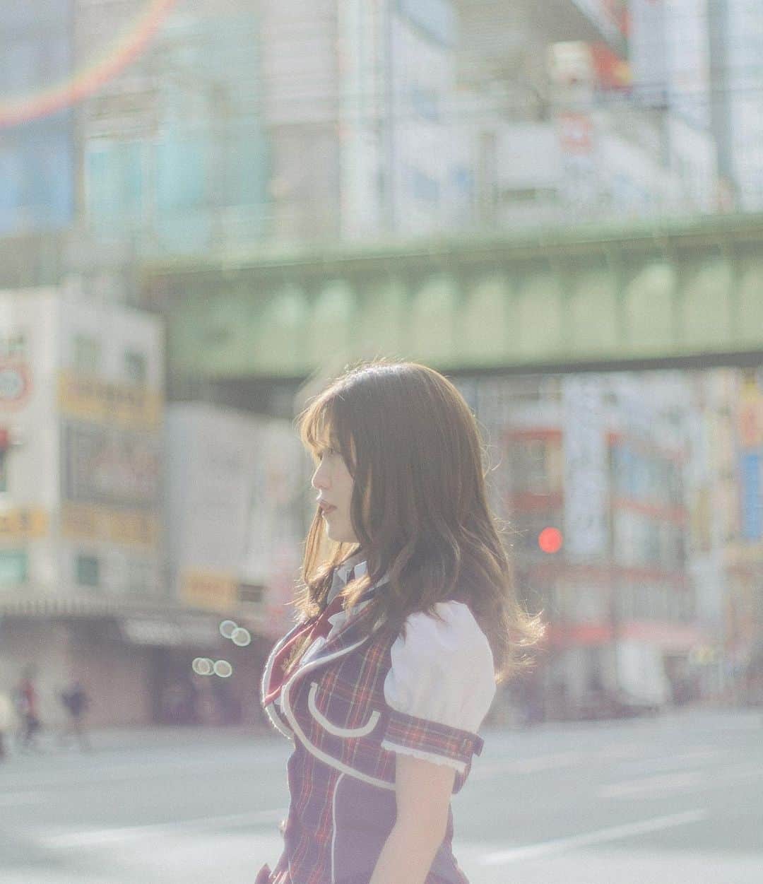 弘松菜摘のインスタグラム：「. .  思い出す . . #儚くて何処か愛おしい様な  #スクリーンに恋して」
