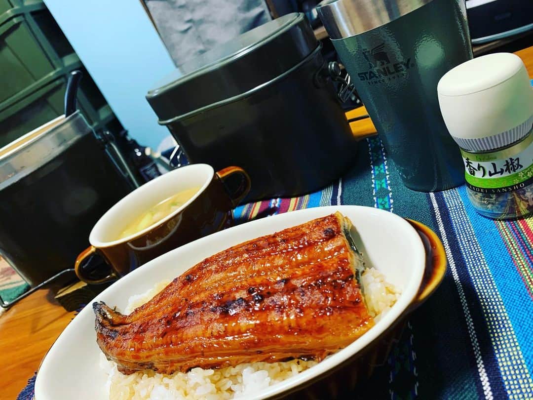 長田成哉のインスタグラム：「題名「ミソスープって言いたくなる器に入ってるね」  #個人的な自炊の記録」