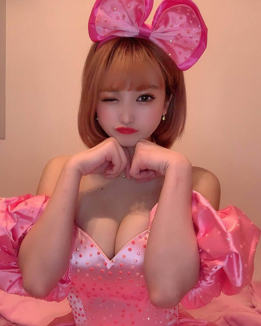 Ribonさんのインスタグラム写真 - (RibonInstagram)「最強ぶりっこ卍🎀🎀💘 . . . . .  #burlesquetokyo #バーレスク東京 #スーパーバーレスク #kawaii #撮影 #アイドル #モデル #ダンサー #六本木 #歌舞伎町 #ゆめかわいい #fancy #衣装 #japanesegirl #オフショット #smile #笑顔 #likeforlikes #アイドル #大人可愛い　#ぱっつん前髪 #ぶりっこ #あざとかわいい #あざとい」5月23日 21時34分 - ribon_burlesque