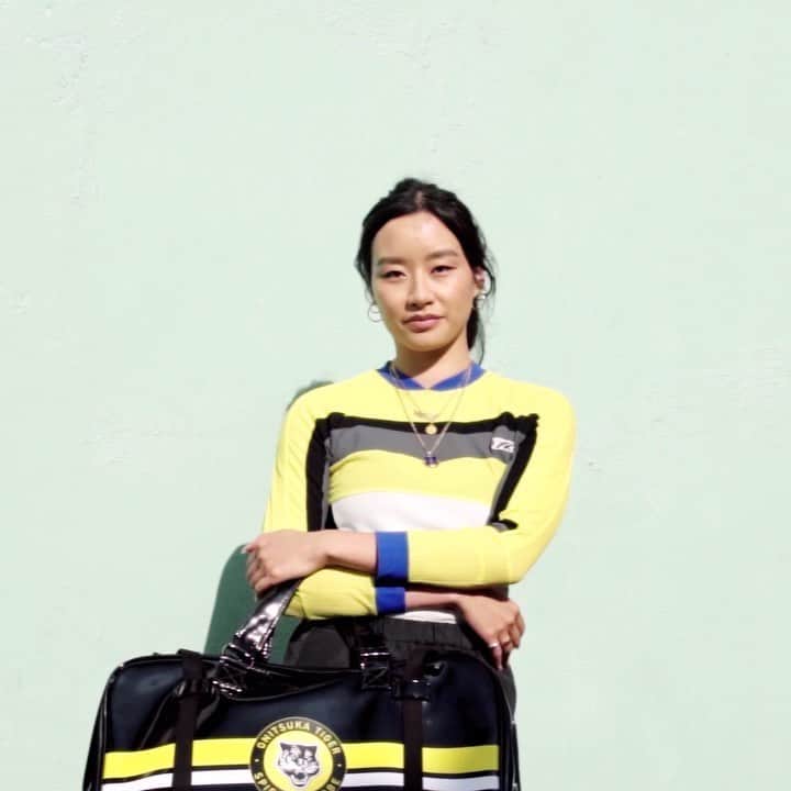 のインスタグラム：「Amber Akilla @amberakilla is wearing Onitsuka Tiger's latest collection. #OnitsukaTiger #AmberAkilla #otgmeetsicons」