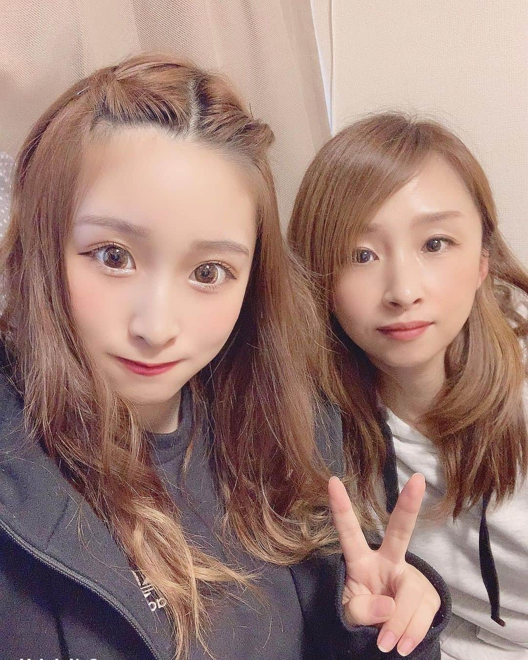 橋野彩葉さんのインスタグラム写真 - (橋野彩葉Instagram)「5月21日はMy Birthdayでした🤍 昨日は家族とひろきがお祝いしてくれた💫 沢山の人にお祝いもして貰ってとても幸せな誕生日になりました！  #誕生日 #birthday #19歳 #ケーキ #polo #poloralphlauren #オートカールアイロン #万年筆」5月23日 14時46分 - iroha_0521_