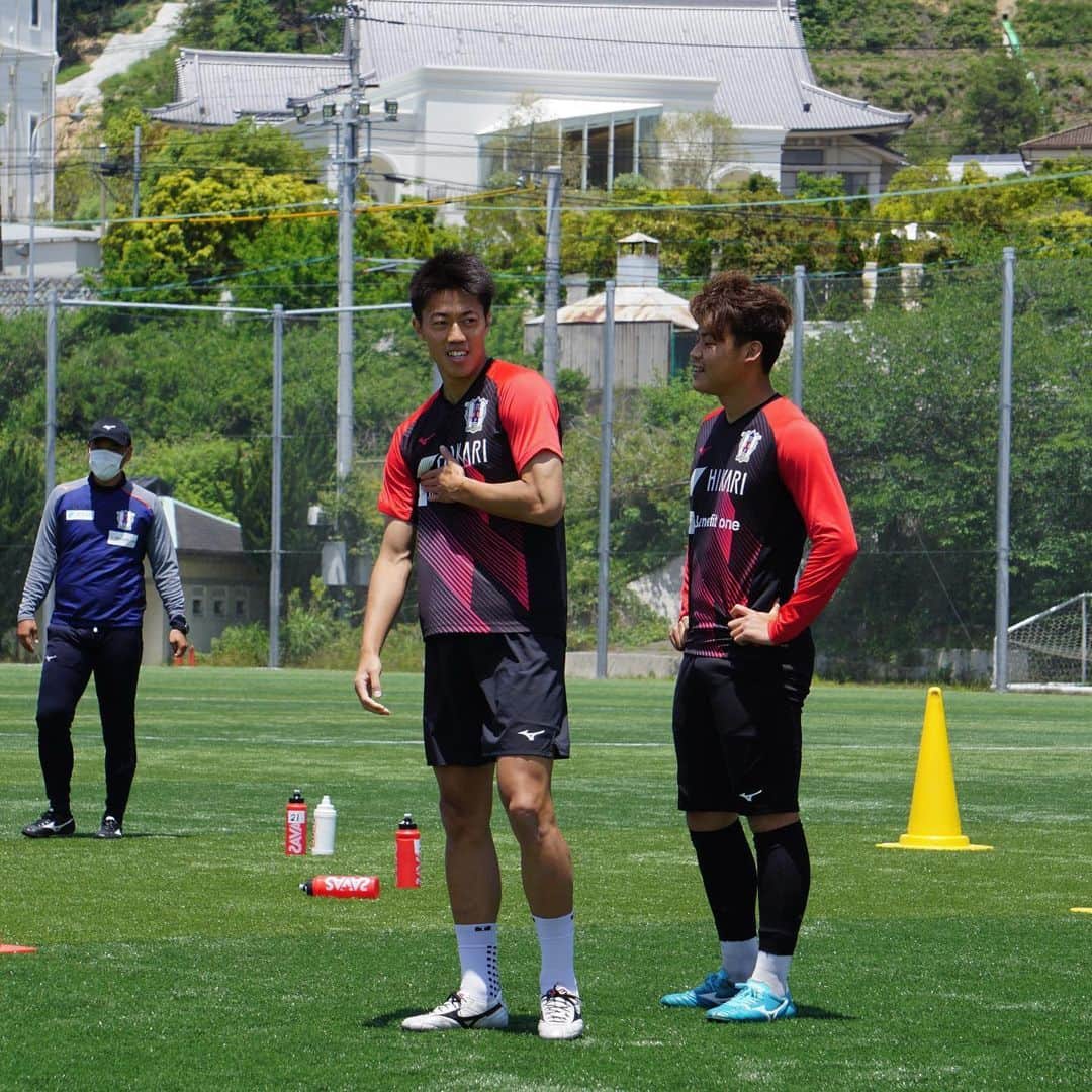 池田樹雷人のインスタグラム：「🦍🦍 . . #愛媛fc #mizuno  #mizunofootball  #池田樹雷人 #山崎浩介」