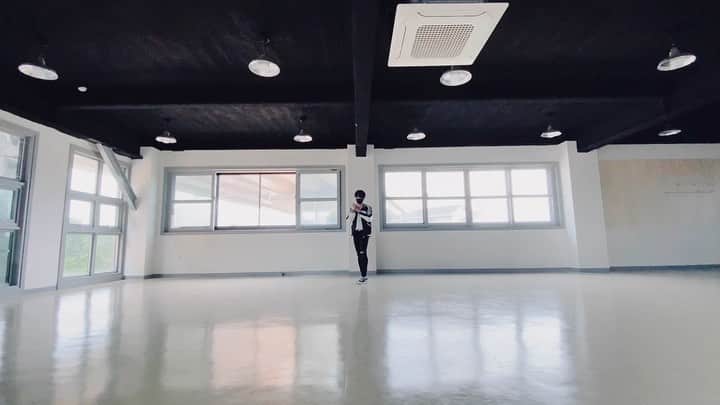 のインスタグラム：「나도 한번🤔 #영웅 #kickit」