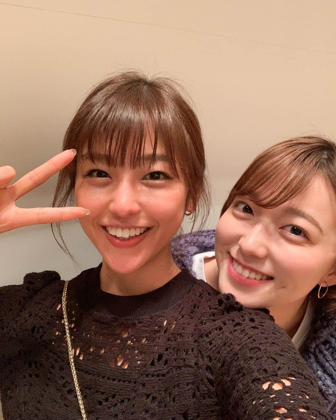 岡副麻希さんのインスタグラム写真 - (岡副麻希Instagram)「☀️﻿ このあと19時からかやちゃんとの﻿ centforce talk アプリリリース記念﻿ インスタライブ👩🏻❤️👧🏽﻿ ﻿ に向けて、諸々準備中です❣️﻿ 週末の夜にわいわい楽しい時間を 共有できたらうれしいです☺️🌙🌙﻿ １時間もつかな！？笑 ﻿ イベントということで、﻿ なんと照明もあててもらうかも！😳﻿ #きゃー#🙈﻿ #セントフォース#阿部華也子#岡副麻希」5月23日 15時49分 - maki_okazoe_official