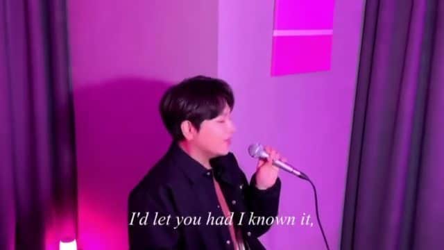 Urban Zakapaのインスタグラム：「Repost by @urbankwon ——— Doja Cat & Ariana Grande - Say So x thank u, next [Mash Up] cover by KWON SOON IL 권순일 of 어반자카파 ⠀ 제 YouTube 채널 ‘UrbanKwon’ 이번 커버는 최근 빌보드 Hot100 1위를 차지한  Doja Cat의 ‘Say So’ Ariana Grande 의 대표곡 ‘thank u, next’ 를 Mash up 해봤습니다. 즐겁게 감상해 주세요 💖 ⠀ ▶️풀버전이 궁금하시다면, 인스타 프로필 링크 타고 오시거나, 제 YouTube 채널 ‘UrbanKwon’ Youtube.com/c/UrbanKwon 에서 보실 수 있습니다. ▶️Check out my cover of Doja Cat & Ariana Grande 💗 - Say So X thank u, next’ [MASHUP] on my YouTube ‘UrbanKwon’ @dojacat @arianagrande  #DojaCat #ArianaGrande #SaySo #thankunext #도자캣 #아리아나그란데 #Cover #커버 #커버곡 #KWONSOONIL #UrbanZakapa #매쉬업 #땡큐넥스트 #권순일 #어반자카파 #어반자카파권순일 #UrbanKwon #Youtube #유투브 #유튜브」