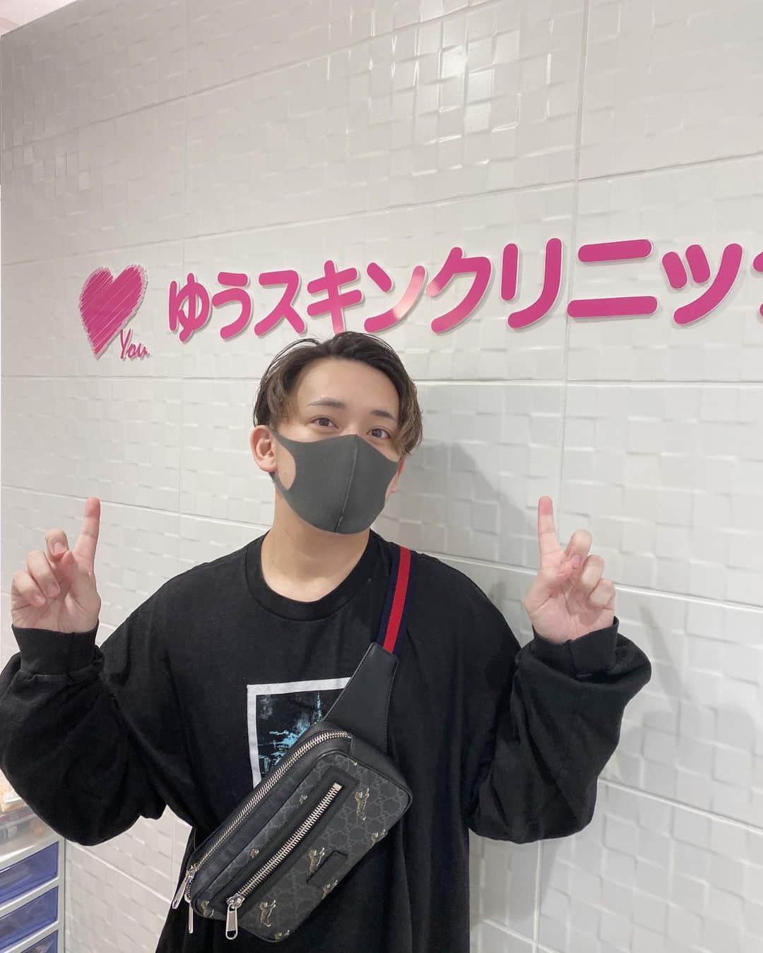 カブキンのインスタグラム：「僕は普通の人の1.6倍顔がでかいので、 ゆうスキンクリニックでHIFUプレミアムを受けてきました。  お陰様でやっと人並みの大きさになりました。  HIFUは5月25日よりキャンペーンで69800円が29800円に。 他施術は投稿を見てご来院されたフォロワー様は初回施術5000円 OFFとのことです。  #婚活 #婚活YouTuber #モテたい #カブ婚  #ハイフ #小顔施術 #ゆうスキンクリニック  @yu_skin_c」