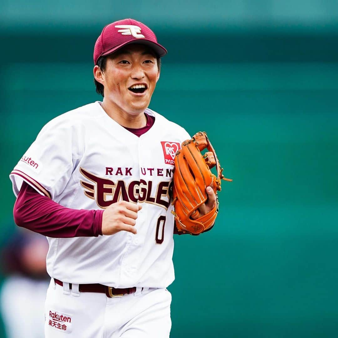 東北楽天ゴールデンイーグルスさんのインスタグラム写真 - (東北楽天ゴールデンイーグルスInstagram)「⚾️ 20日からはユニホーム姿が見られるように✨✨✨ トレーニングの写真はバイバーとイープレで‼️👀 #rakuteneagles #NOWorNEVERいまこそ #日本一の東北へ  #小深田大翔  #牧田和久  #山下斐紹  #小郷裕哉  #写真もイープレで」5月23日 17時01分 - rakuten_eagles