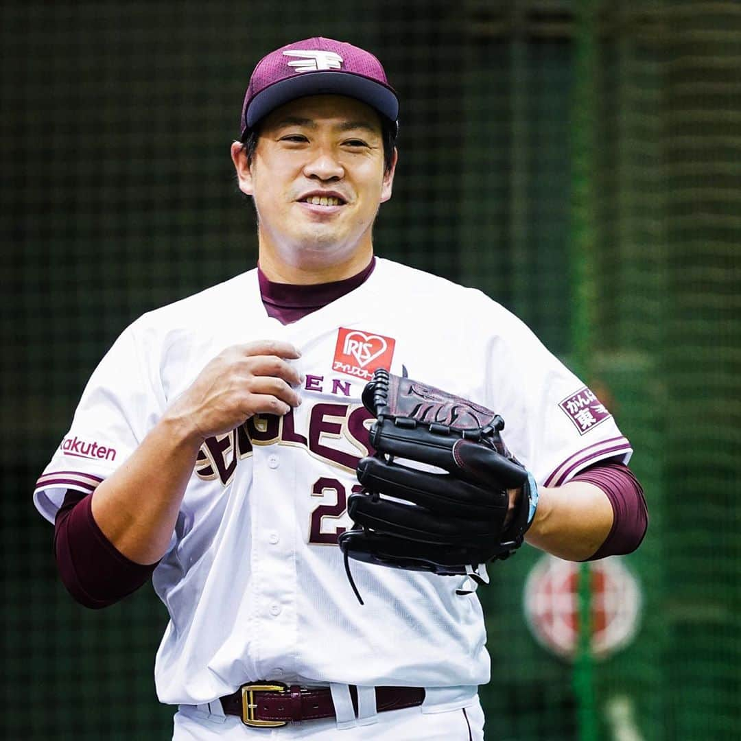 東北楽天ゴールデンイーグルスさんのインスタグラム写真 - (東北楽天ゴールデンイーグルスInstagram)「⚾️ 20日からはユニホーム姿が見られるように✨✨✨ トレーニングの写真はバイバーとイープレで‼️👀 #rakuteneagles #NOWorNEVERいまこそ #日本一の東北へ  #小深田大翔  #牧田和久  #山下斐紹  #小郷裕哉  #写真もイープレで」5月23日 17時01分 - rakuten_eagles