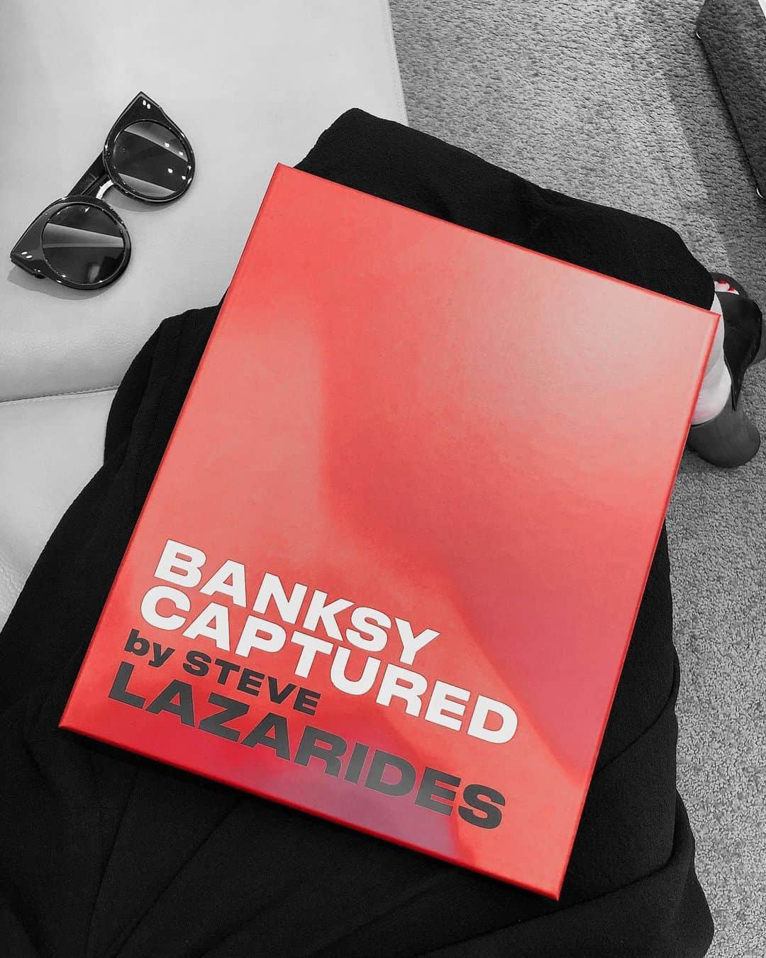 Taki Tanakaさんのインスタグラム写真 - (Taki TanakaInstagram)「今日届いた❤︎ #banksycaptured  #banksy #バンクシー　 #バンクシーキャプチャード  @banksy  @banksycaptured.japan」5月23日 17時24分 - tanakataki