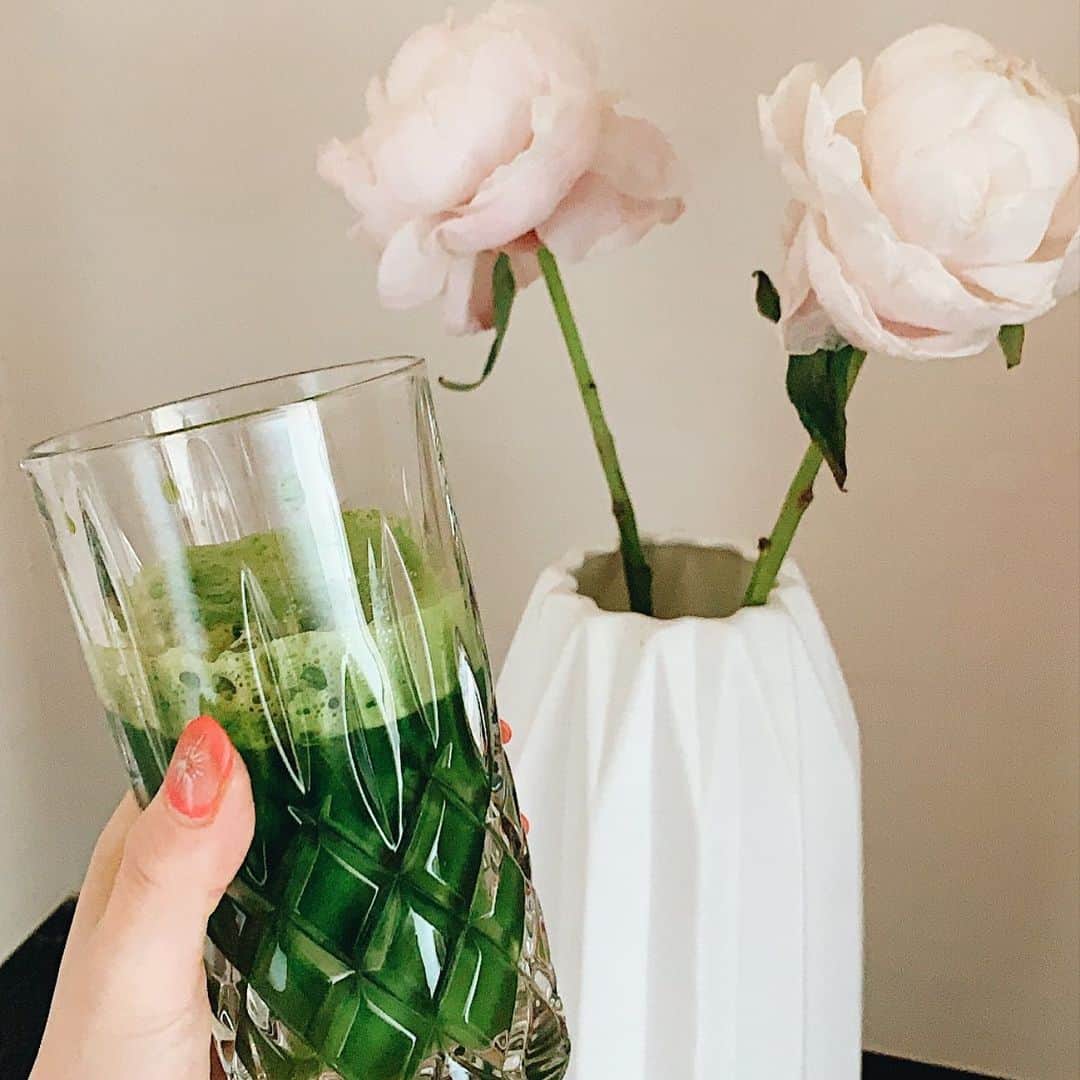 クリスティン・ウェイのインスタグラム：「My new habits #morninguice #5pm #healthylifestyle」