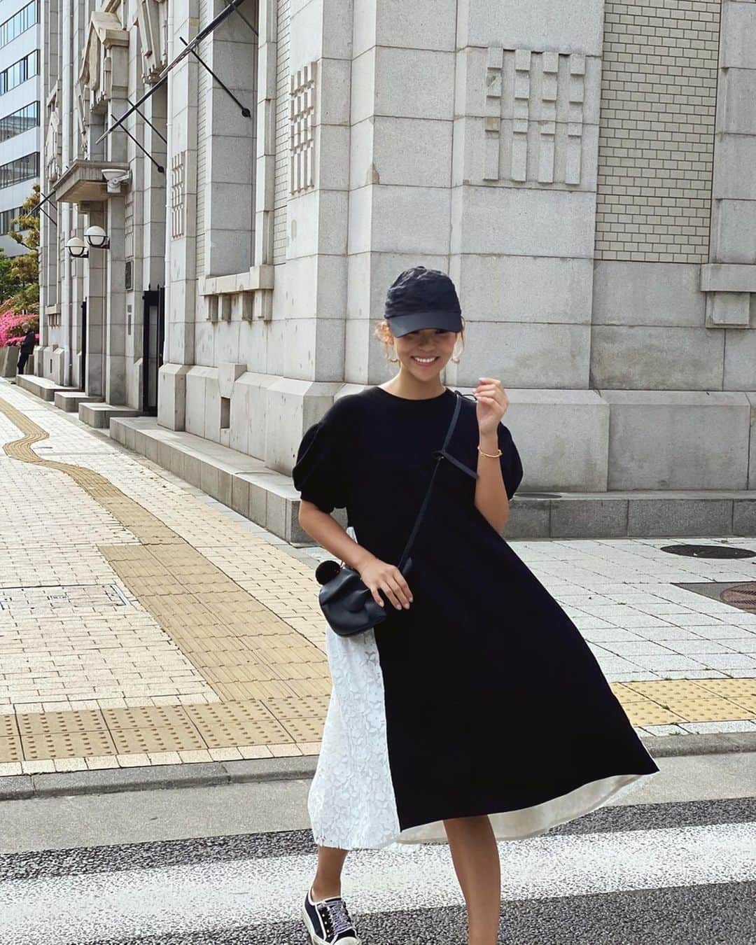 Risako Yamamotoさんのインスタグラム写真 - (Risako YamamotoInstagram)「モノトーンの日🤍🖤🤍 ・ おこもりの日々が続いていたけど、日々のランニングやウォーキングで結構焼けました😎 ・ #ootd #fashion #coordinate #unitedarrows #rosymonster #loewe #dior #monotone #モノトーンコーデ」5月23日 17時38分 - risako_yamamoto