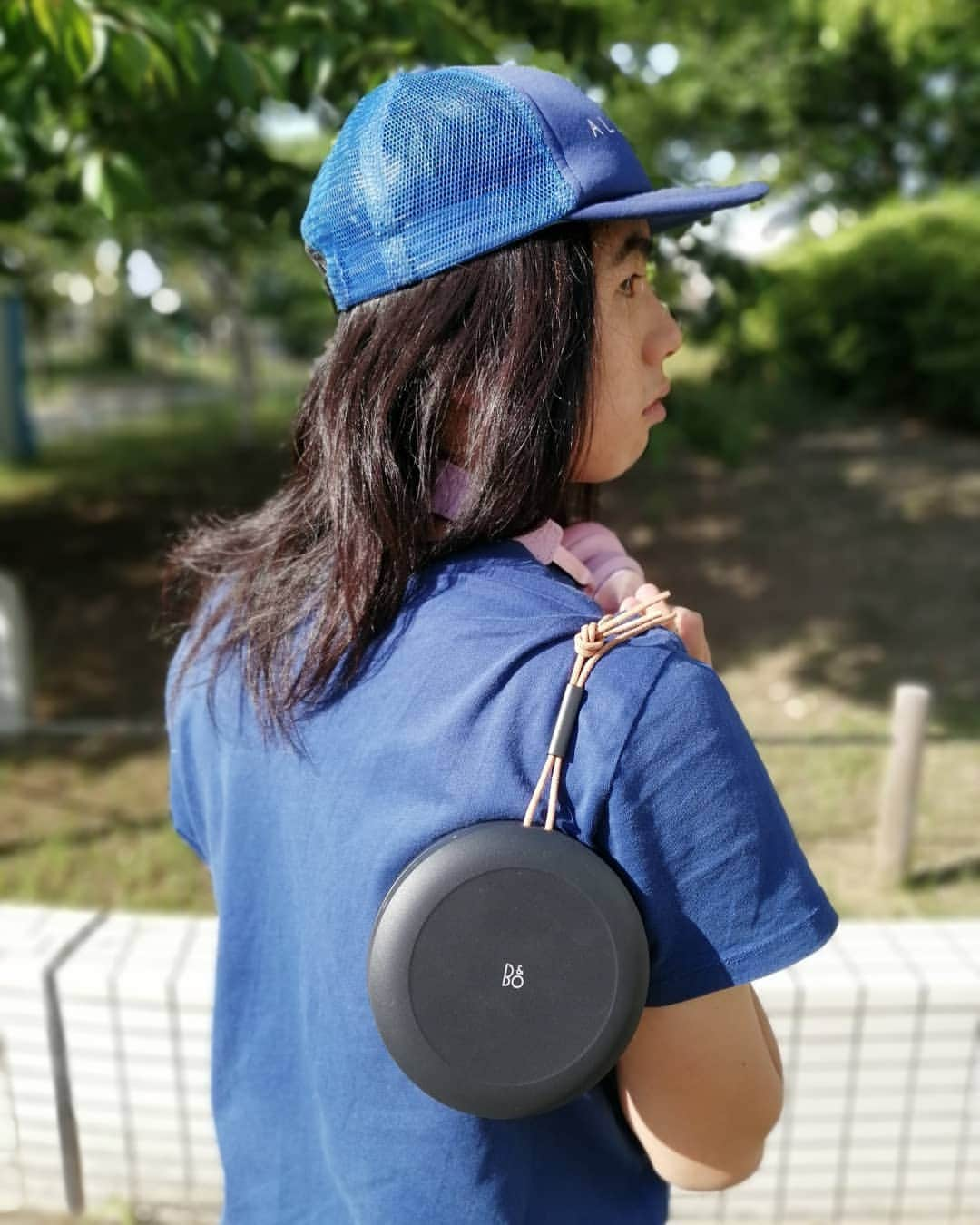 山本勇さんのインスタグラム写真 - (山本勇Instagram)「Go skate with super good sound 🎶 Thank you for supporting, @bangolufsen !!! 新発売のポータブルスピーカーを提供いただきました。 Beosound A1 2nd gen [第2世代] 感動モノ✨の音。  Beoplay H9 3rd gen [第3世代]も一緒に。  #bangolufsen  #bangandolufsen」5月23日 17時50分 - isamuism