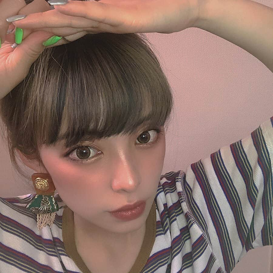 SHO-NOさんのインスタグラム写真 - (SHO-NOInstagram)「ハイライトとローライト💁 カラコンはダイヤモンドラッシュ @diamondlash_official . hair @yuuuuuji_h . . . #hairstyle #haircolor #hairarrange #ハイライト #ローライト #ヘアカラー #ヘアアレンジ #前髪 #サロモ #サロンモデル #makeup #メイク #パッツン前髪 #カラコン」5月23日 17時51分 - shono.contact