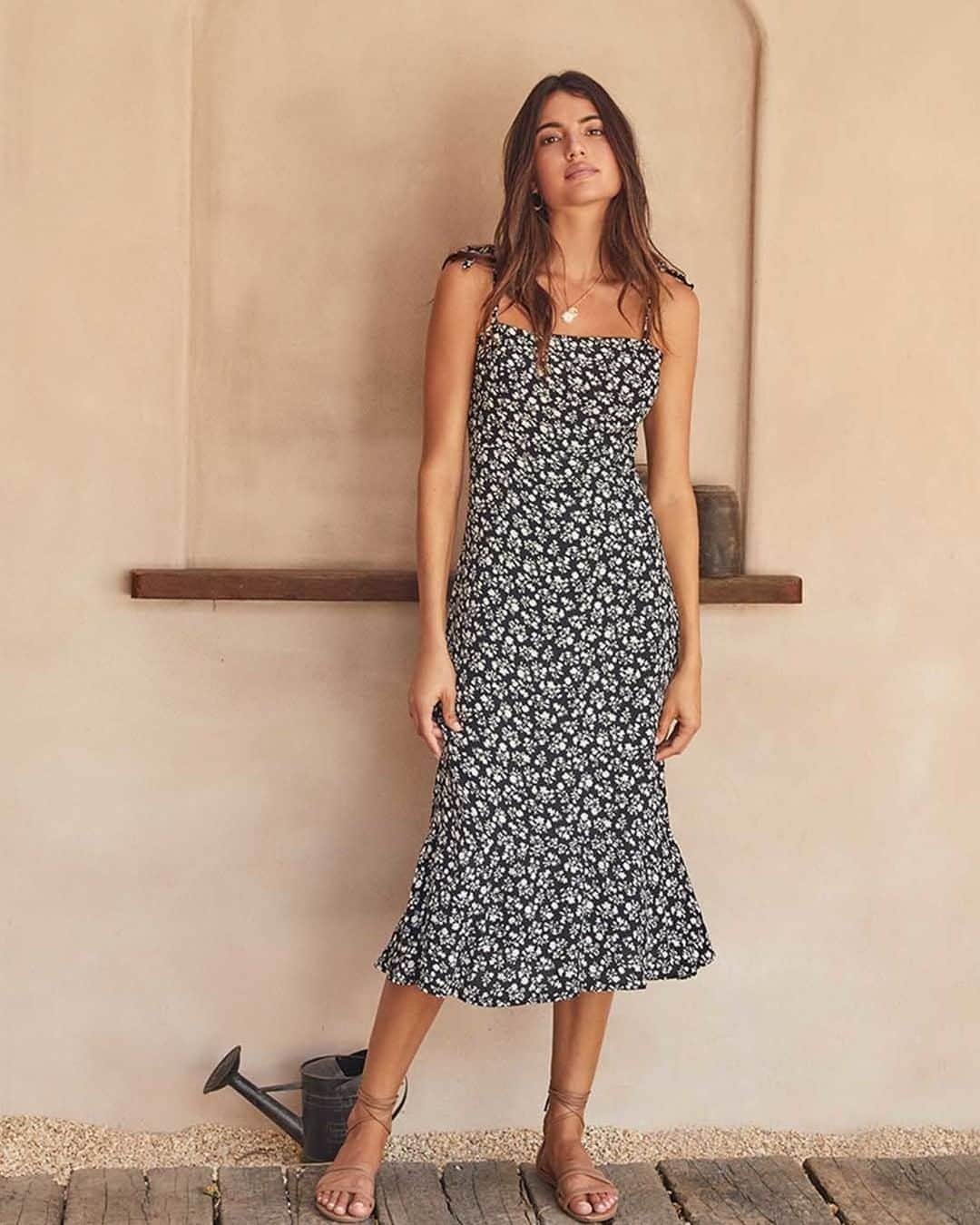 クーカイのインスタグラム：「Tout en légèreté avec notre robe Sabine... #kookai #dresses #fashion #SS20 #fashioninspiration」