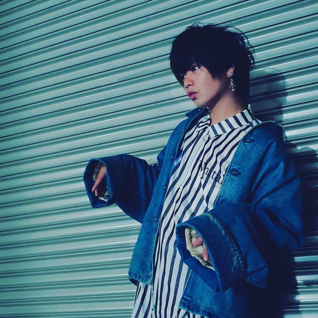 なつめゆうだいのインスタグラム：「何かを得るには代償が伴う。 どうしようもない現実だけど 俺がYouTubeを始めたのも そんな現実を変えたくて もっと世の中に考えて欲しくて だから始めたのもかもしれない。 なんて。 みんなの現実はどう？ #いいね　#selfie #youtuber  #ファッション #最近気になり始めた　 #コメント大歓迎　#fff  #selfie #フォローミー #japan」