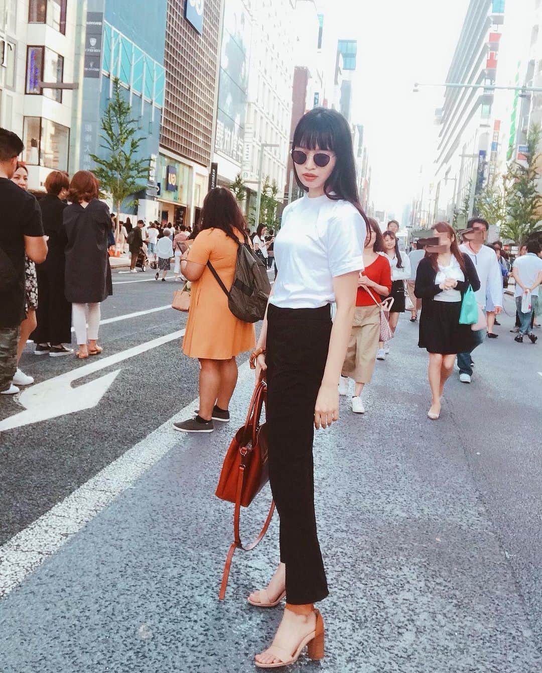 shihori.kathleenのインスタグラム：「. ﻿ 2019 ねんのいまごろ だ🧞‍♀️🚶🏽‍♂️🚶🏻‍♀️🚶🏼🧍🏻‍♀️🧍🏻🧍🏼‍♂️ ﻿ もう半袖デビューした？」
