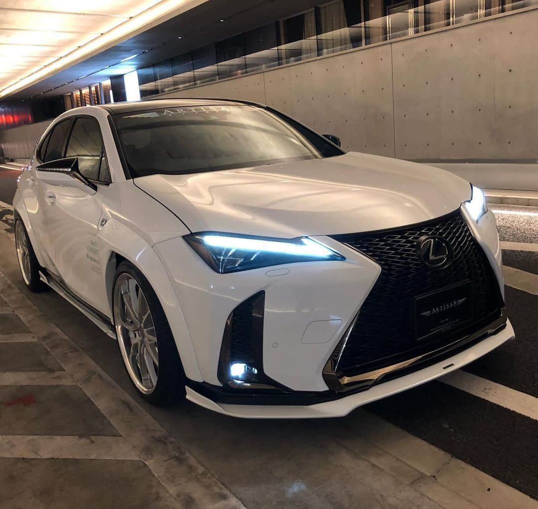 のインスタグラム：「Lexus UX Artisan spirits/// Sportsline blacklabel www.artisanspirits.co.jp #lxstnd #lexustuned #lexususa #evasivemotorsports  #artisanspirits #ravspecjdm #butlertire #jworksunlimited #premierautowerkz #suvproject #kanooperformance #car_life_staff #technicalmate #トラウム #車庫小舗 #nigeljdmparts #bondosaka #advanced_auto_performance  #mr__lexus #jackspna #ottoautoservice」