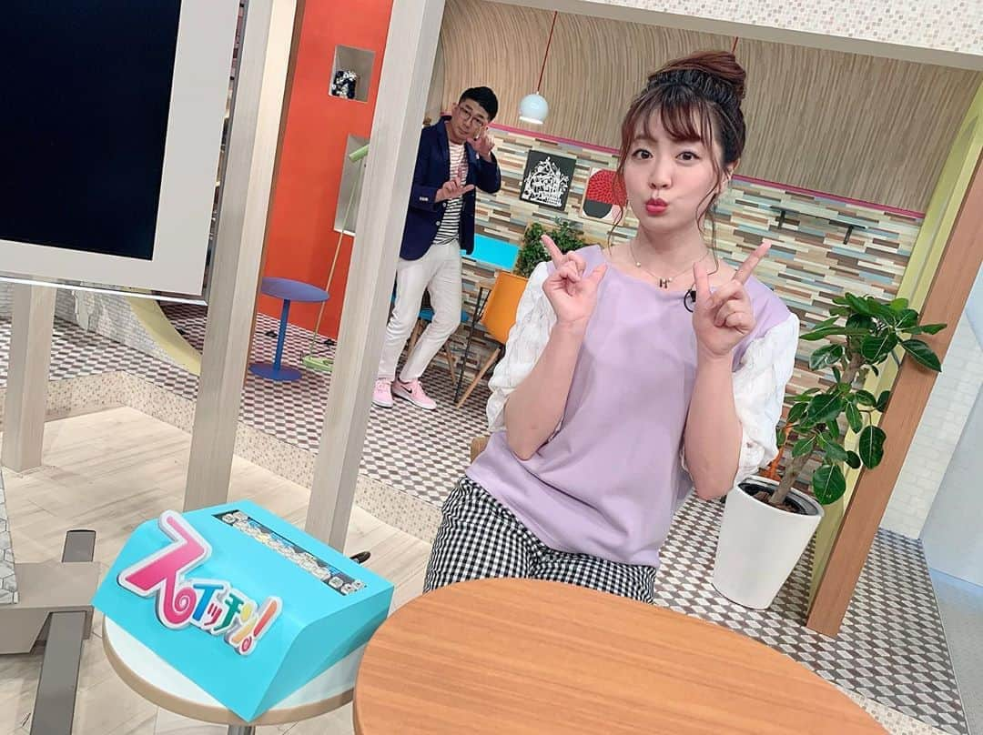 湯浅知里さんのインスタグラム写真 - (湯浅知里Instagram)「♡♡ . . . #スイッチン！ #ぐーぐーグルメ でご紹介した #はちきょう さんの#イクラ丼 #WARAYAKI酒場あくと さんの#カツオのたたき 本当に美味しかったです🤤💕 箕輪さんが食べていた#博多うまかもんぶあいそ さんの#もつ鍋 も気になりました😉 . . . 今日はスタジオで#ズンバ を体験💃✨ ずんだじゃなくてズンバね😂💕 #なかぼ先生 に教わりながらダンスダンス🎶 たった30秒で体がポカポカに‼︎ 運動不足すぎるので久しぶりに思いっきり体を動かせて楽しかったなぁ😆✨ . . . さて、明日は牝馬のビッグレース✨ オークスです🏇🌸 北海道版日刊スポーツさんにて今年も湯浅知里の予想が掲載されます🙌わーい💕 会社にいる競馬大好きおじいちゃん編集マンにも宣伝完了！！ ある逃げ馬の話で盛り上がりました😉✨ 「買いたくなるよなぁ〜」 分かってもらえて嬉しい😂💕 会社の人との何気ない会話も 凄く幸せに感じる今日この頃。 . . . 今年も真剣に楽しく予想させて頂きましたので、良かったら見てみて下さい🥺✨✨ 明日は東方神起のビヨンドライブもあるし忙しいぞ💪✨✨✨✨✨ . . . #オークス#g1#GⅠ#牝馬#春#日刊#日刊スポーツ#北海道#オークス予想#湯浅知里#umajo#グッドラック」5月23日 19時40分 - chisato.y515