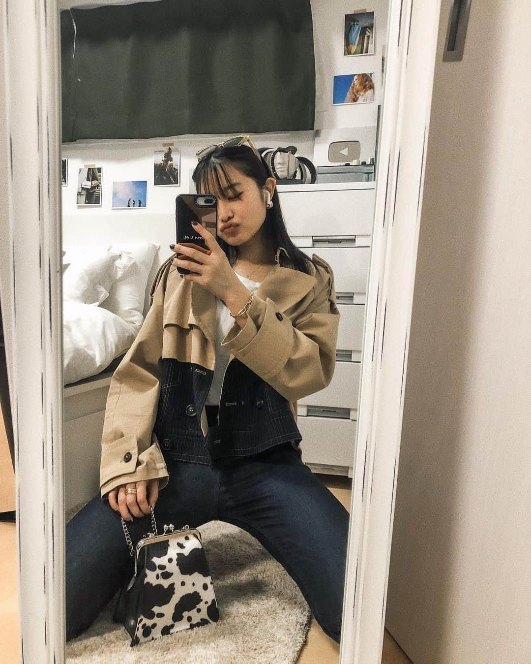 のインスタグラム：「【 #しゅなっぷ 】 . お仕事があった日のコーデです☺︎ もうすぐみんなに @abeundmor_official から 新しいお知らせをできるので 楽しみにしててね❤︎ . jacket _ @zara  tops _ @hm  pants _ @sly_official  bag _ @jeanasis_official  sunglasses _ @sly_official . . #服 #私服 #ファッション #コーデ #コーディネート #coordinate #fashion #ootd #outfit #code #春服 #春コーデ #夏服 #夏コーデ」