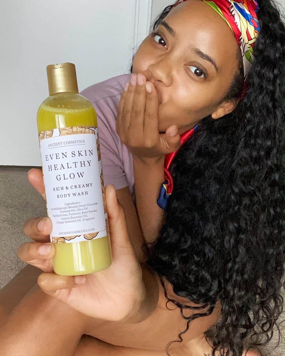 Angela Simmonsさんのインスタグラム写真 - (Angela SimmonsInstagram)「So excited to try my @AncientCosmetics Even Skin Healthy Glow Body Wash 🥰 Follow @AncientCosmetics for all their Natural Skin Care Products ✨」5月24日 6時04分 - angelasimmons