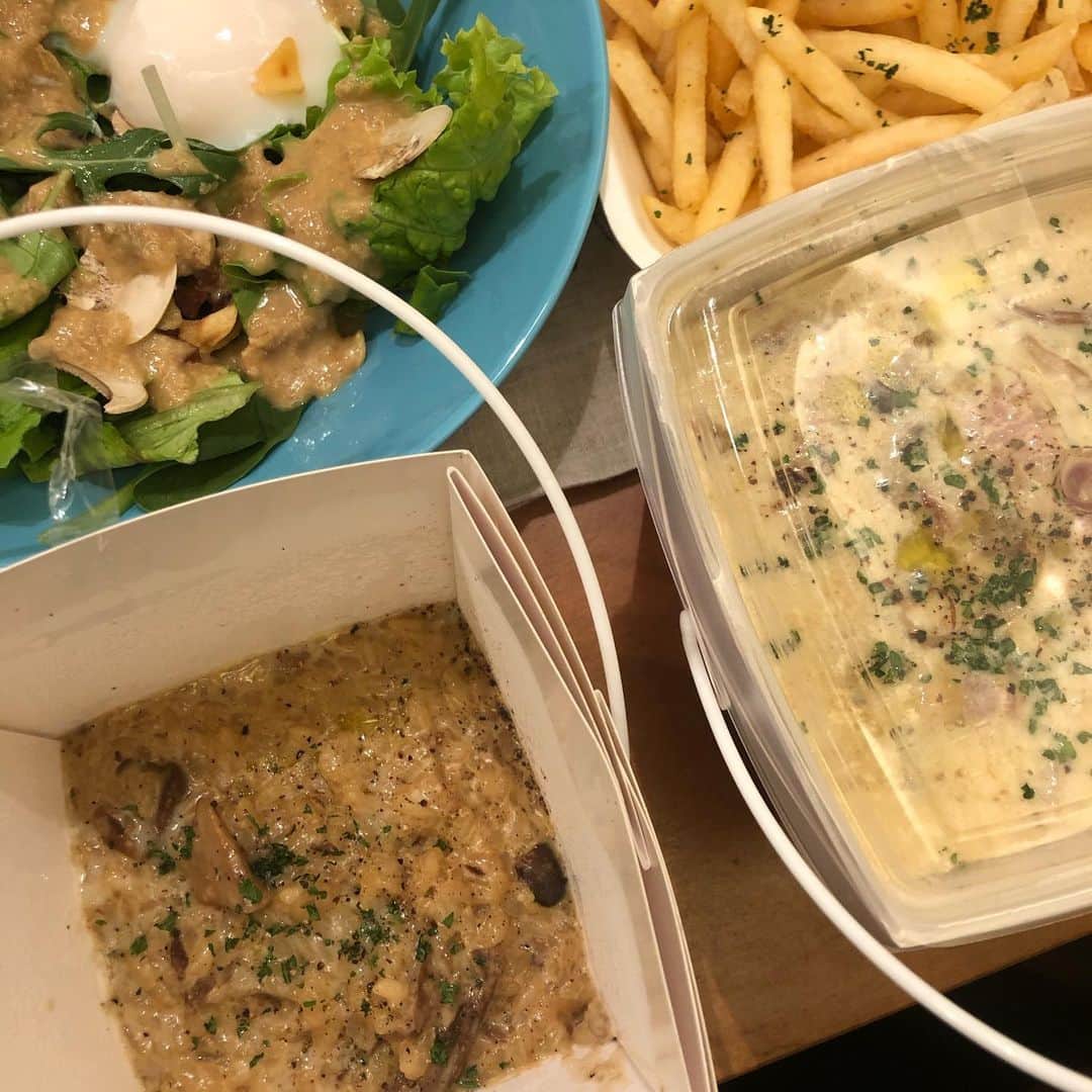 いとうせいこうのインスタグラム：「フェスめし　#誘いテイクアウト」