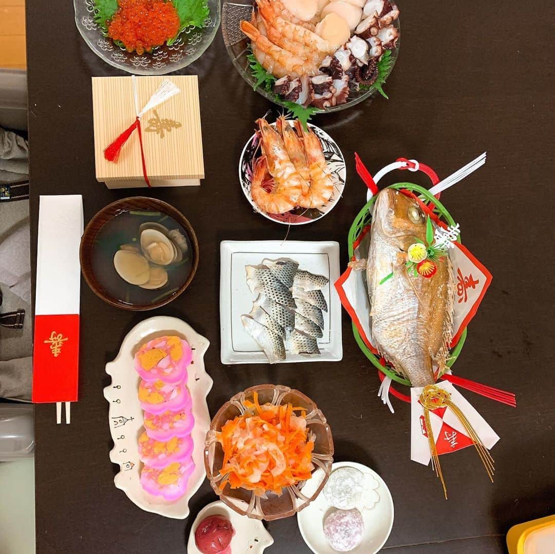 桜 稲垣早希さんのインスタグラム写真 - (桜 稲垣早希Instagram)「生後100日お食い初めやりました。😊 これからも元気で健康にすくすく育ちますように🙏 #生後100日  #お食い初め #儀式が終わったら晩酌に2人で食べました」5月23日 22時02分 - sakura_inagaki_saki