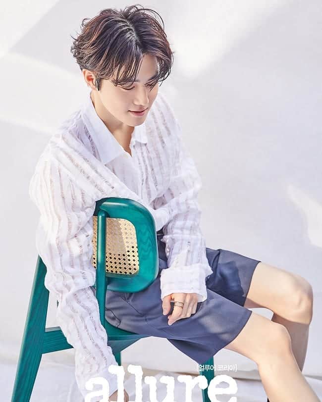 のインスタグラム：「Suho @kimjuncottonFor Allure Korea Magazine May Issue 💙 . . . . . . #수호 #守護 #Suho #김준면#KimJunMyeon #EXO  #엑소 #おしゃれ #オシャレ #いいね返し #フォロー #韓国人 #韓国 #セルカ  #일상#셀카#셀스타그램#오늘의훈남#얼스타그램#훈남#셀피#koreanboy#선팔하면맞팔#좋반#좋아요#선팔#맞팔#오늘의훈녀#훈녀#협찬」