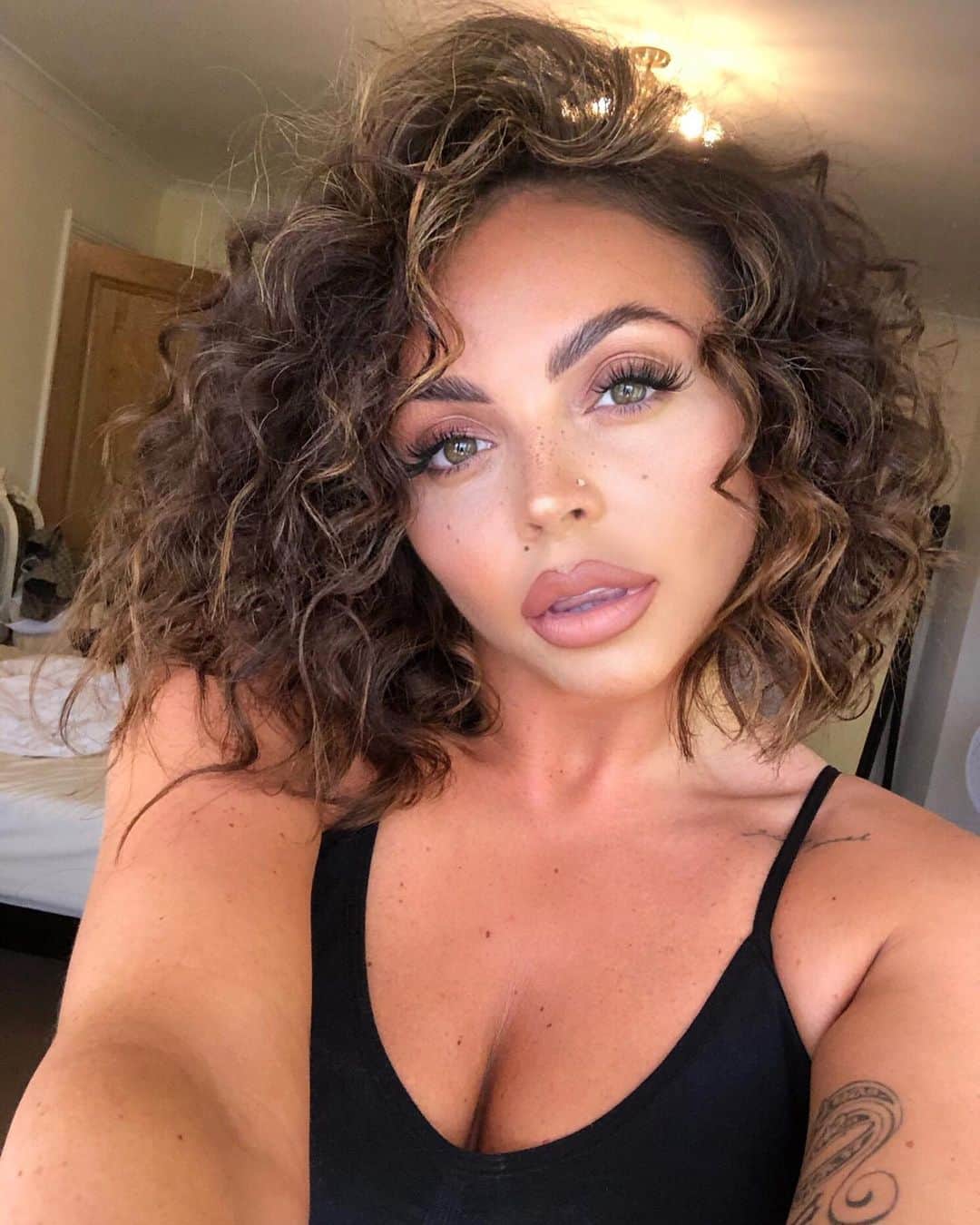 ジェシー・ネルソンのインスタグラム：「What we feeling about the natural barnet?? Does she stay 🤷🏻‍♀️」