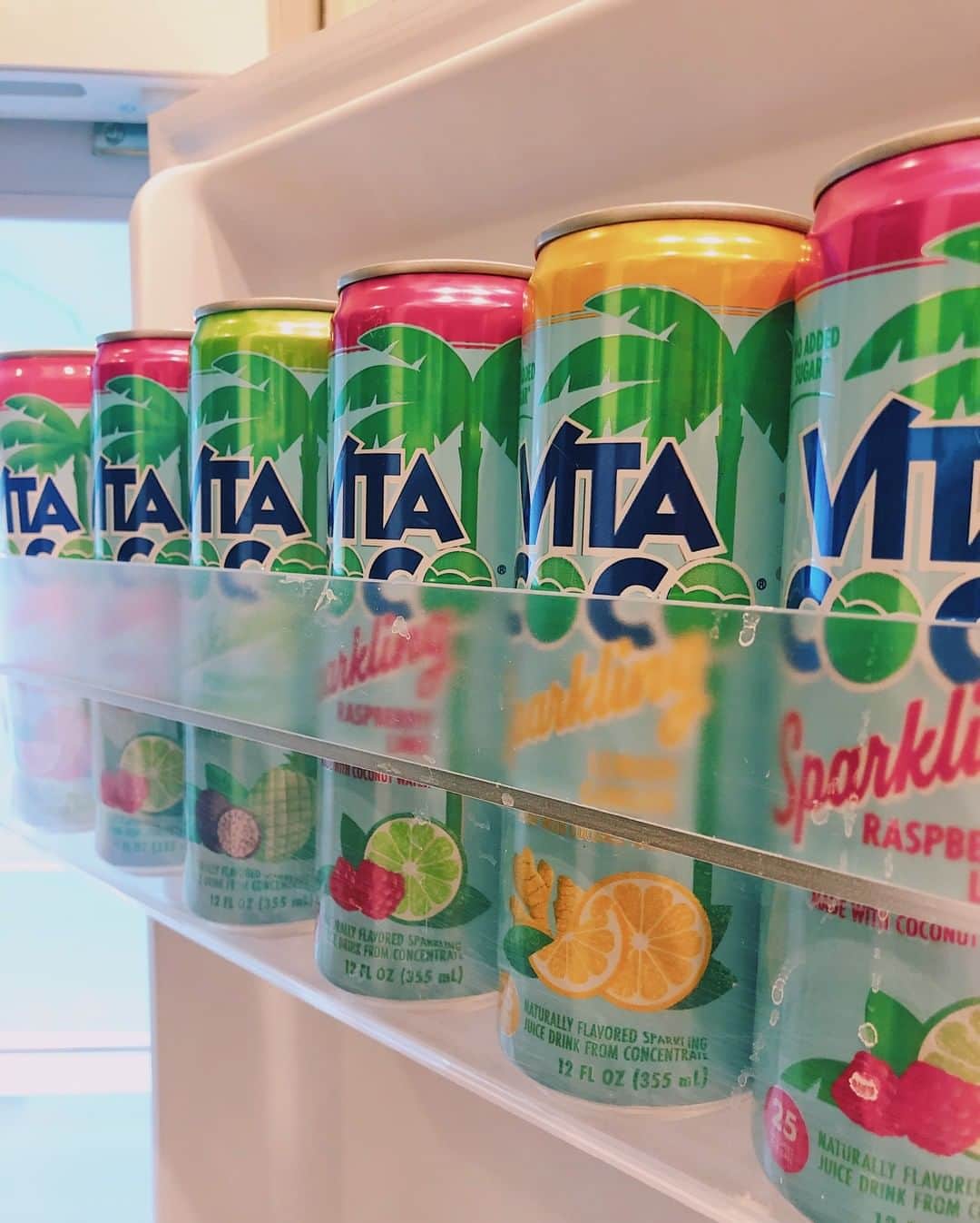 Vita Coco Coconut Waterのインスタグラム：「@skittles would say "taste the rainbow," but we wouldn't want to copy them, so we'll just say here's an aesthetically pleasing rainbow-like picture of our Vita Coco Sparkling Coconut Water. Wow, that was a mouthful. Now, I get why skittles just stuck with the three-word tagline.」