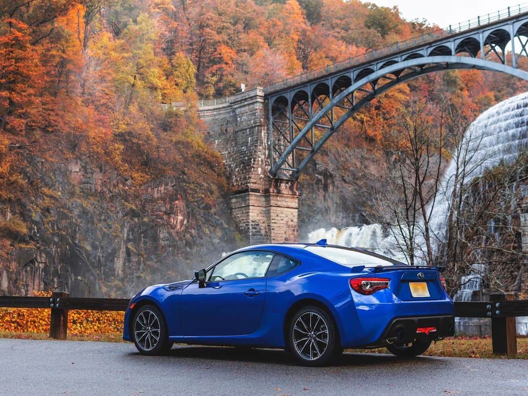 Subaru of Americaさんのインスタグラム写真 - (Subaru of AmericaInstagram)「Last week, we asked you all to share a photo of the most beautiful place your Subaru has ever taken you, with #ShareYourFOMO. Swipe to see some beautiful scenic shots you shared and comment which one is your favorite! ⠀⠀⠀⠀⠀⠀⠀⠀⠀⠀⠀⠀ (📸1: @graypandaru, 📸2: @dtm_gt , 📸3: @roadtripsandlongwalks, 📸4: @elzeon)」5月24日 0時25分 - subaru_usa
