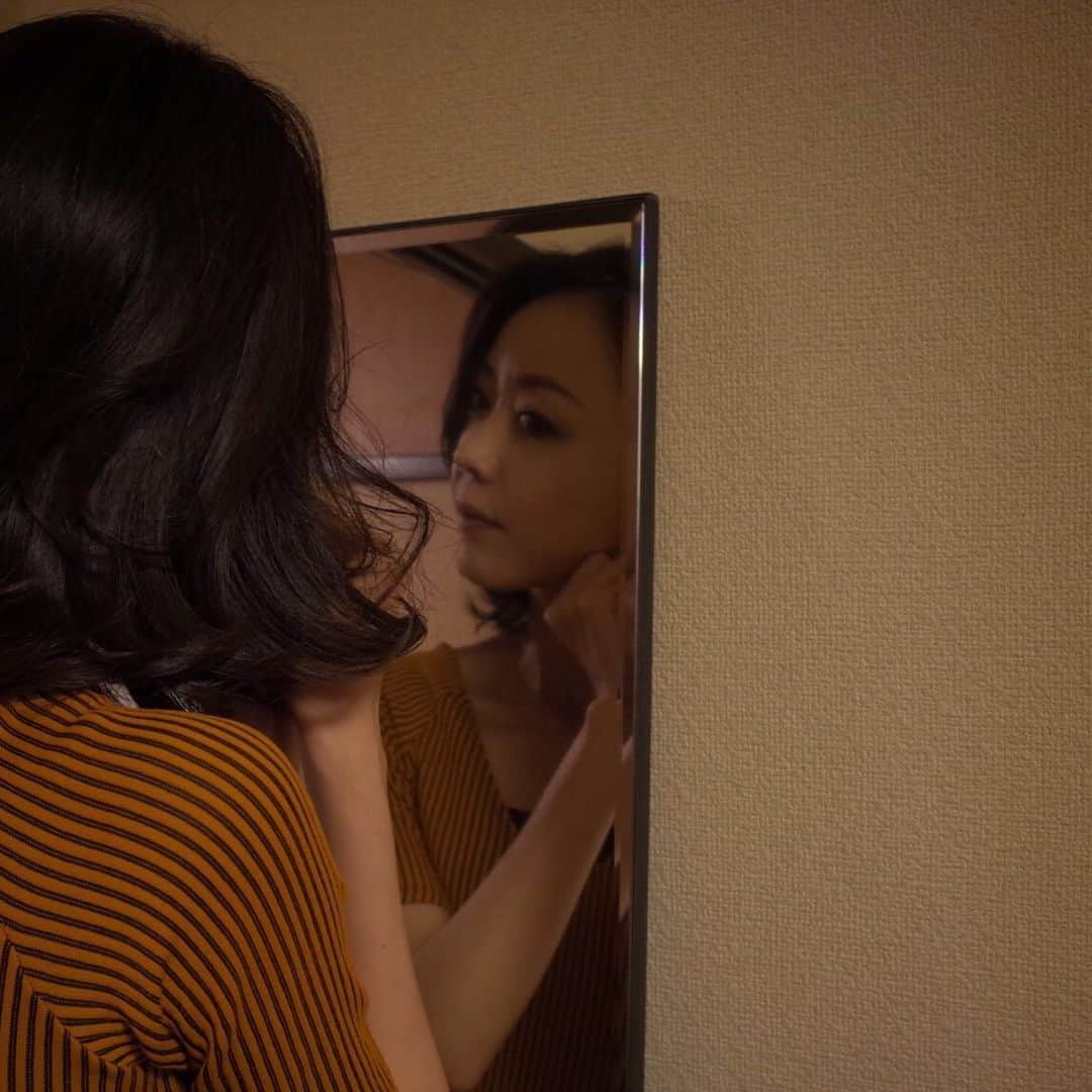 瑛蓮のインスタグラム：「よく考えてみたら、色んなことに気づきますね。例えば、万華鏡を作った人、凄いな、とか。ナマコを最初に食べた人、凄いな、とか。って、母に伝えたら、『またいらんことばっかり考えて！』と、言われました。  #瑛蓮 #よく考えたら」