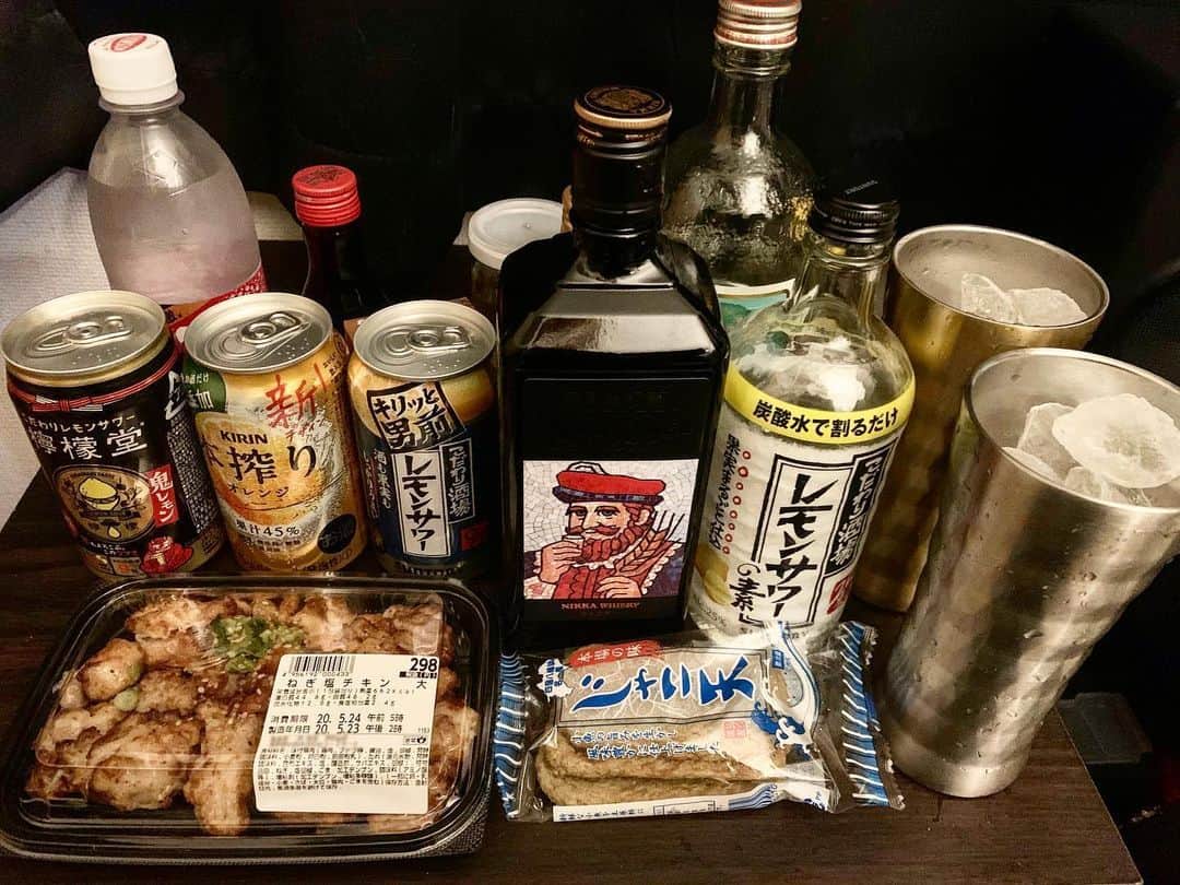 結生さんのインスタグラム写真 - (結生Instagram)「今宵も美味しいお酒と幸せなメロディと共におやすみなさい💤」5月24日 0時33分 - u_merry