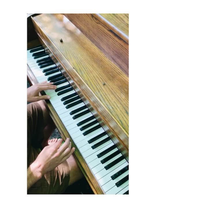 アーネスト・グリーンのインスタグラム：「Saturday Morning Satie ☀️」