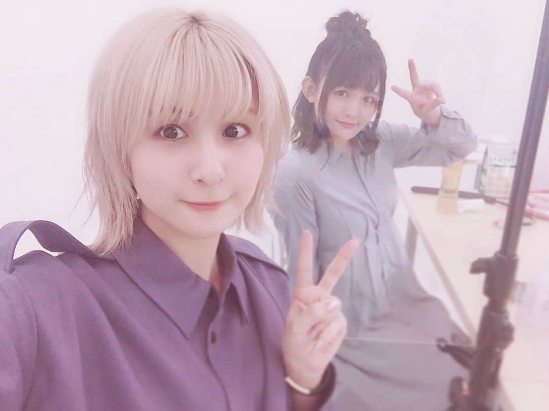 吉田有里さんのインスタグラム写真 - (吉田有里Instagram)「西神社ネットサイン会﻿ ご参加下さった皆様、ぴちぇ下さった皆様、﻿ 本当にありがとうございました！！！﻿ ﻿ 新たな試みで不慣れな点も多々あって﻿ ご心配等おかけしていたらごめんなさい〜💦﻿ 皆さんとネット越しでも交流ができて﻿ とても嬉しかったです☺️☺️﻿ ﻿ 西さんや、西神社のスタッフさん達と楽しくお話しながら、みなさんともコメントを通して色々話せたのが本当に楽しかった、、、﻿ ﻿ 次こそは、﻿ イベントでみなさんと楽しめますように🙏﻿ 長丁場のお付き合い、本当にありがとうございました！！﻿ ﻿ ﻿ #西神社 #西明日香 さん #吉田有里」5月24日 0時46分 - yu_ri_ysd