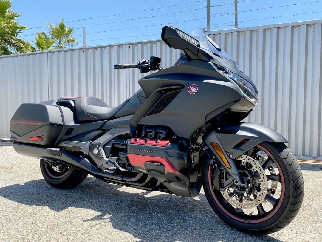 Honda Powersports USさんのインスタグラム写真 - (Honda Powersports USInstagram)「Spotted a Matte Black Metallic 2020 Gold Wing in the wild! #GoldWing」5月24日 1時15分 - honda_powersports_us