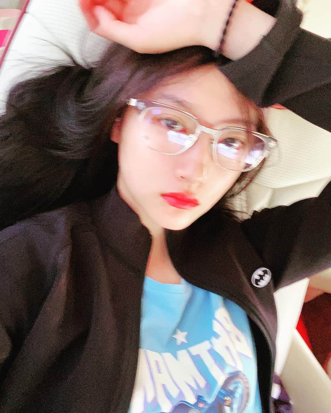 クアン・シャオトン（Guan Xiaotong）のインスタグラム：「😴」