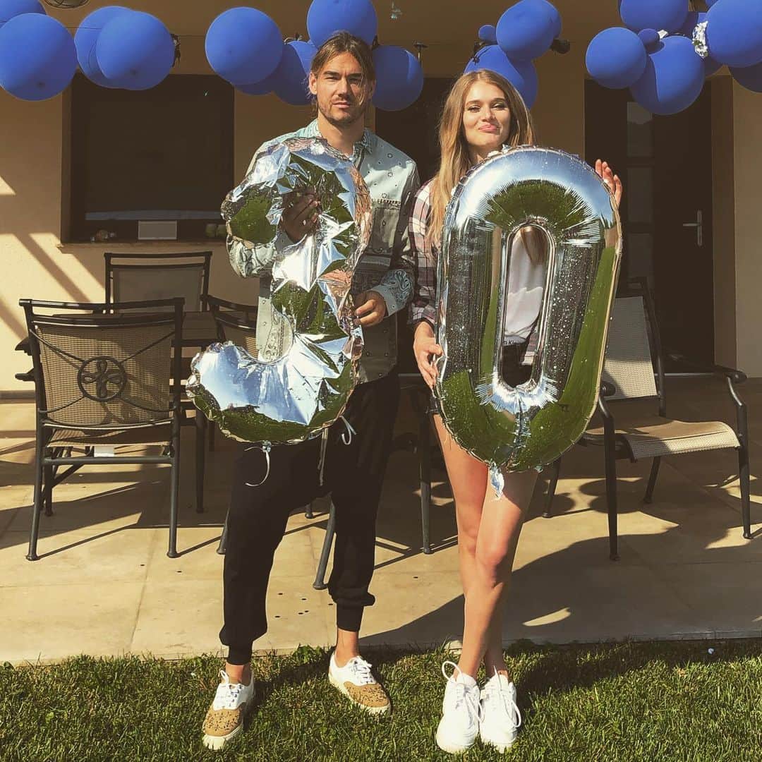 レネ・クルヒンのインスタグラム：「I want to say THANK YOU to everyone for your lovely birthday wishes... Especially to my friends, my parents and my girlfriend who surprised me at my house at 00:00. I am really happy that after almost 15 years i had a chance to spend my birthday with my family and friends❤️ #birthday #friends #30 #bandana #amiri #rickowens」