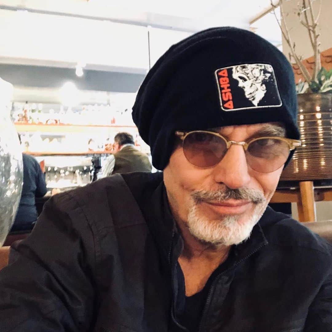 DJアシュバさんのインスタグラム写真 - (DJアシュバInstagram)「Very cool to see #billybobthornton rockin the latest @ashbaclothing fashion beanies! SHOP ASHBA www.ashbaclothing.com Be sure to check out Billy’s band @the_boxmasters_official #billybobthornton #shop #beanies #tshirts #theabducted #clothingbrand #lifestyle #trendy #rock #edm #ASHBA」5月24日 3時57分 - ashba